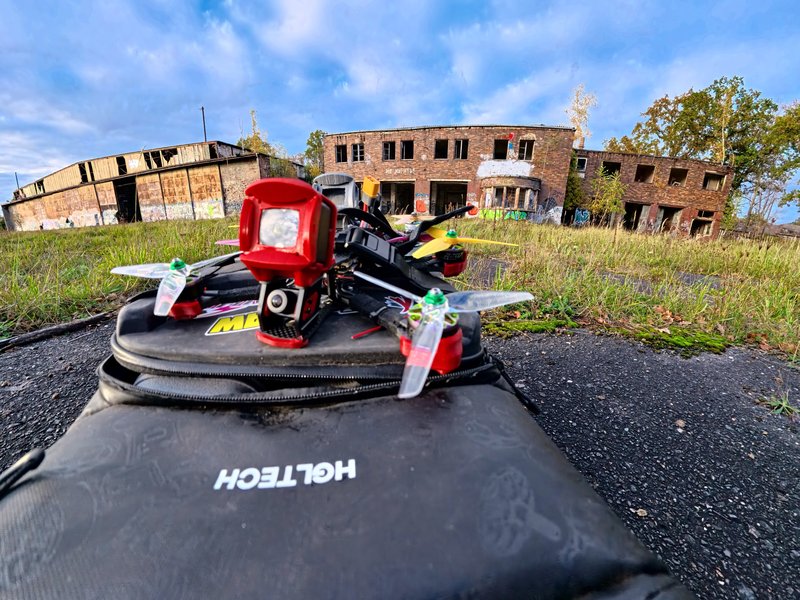 Build by DrFrantic77